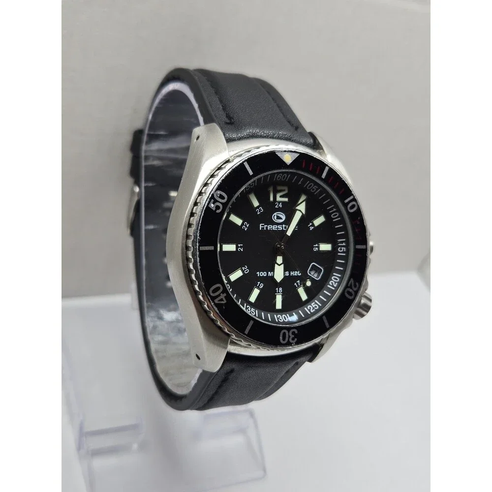 Freestyle Sand Tiger Mens Dive Watch 100M Black Dial Mineral Crystal New Battery